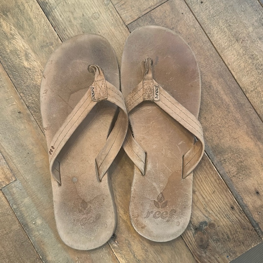 Leather Reef sandals - size 9